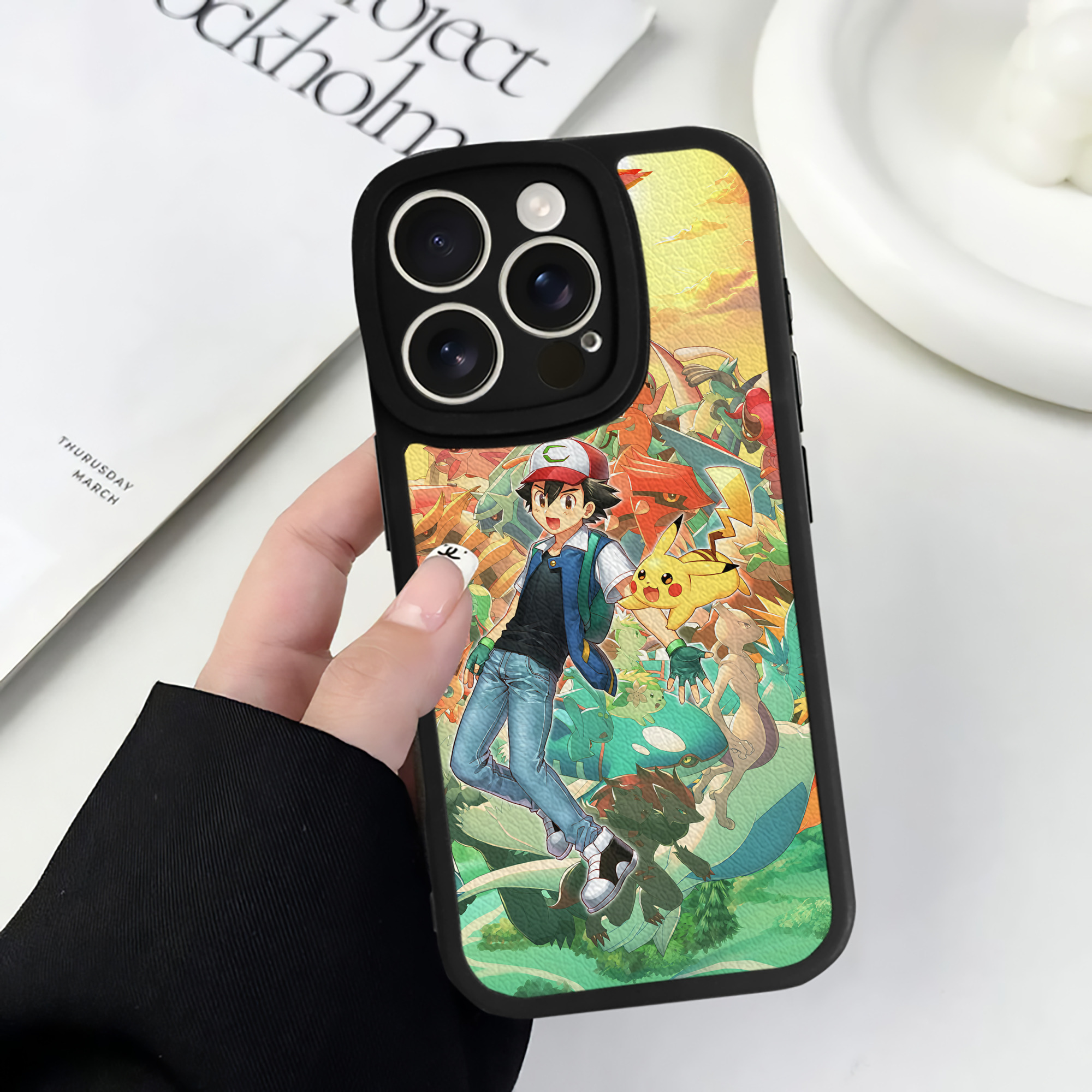 （画像用） ポケットモンスター Pokémon 【iPhone 16シリーズ対応】シリコンスマホケース（レザー調） 材質：シリコン